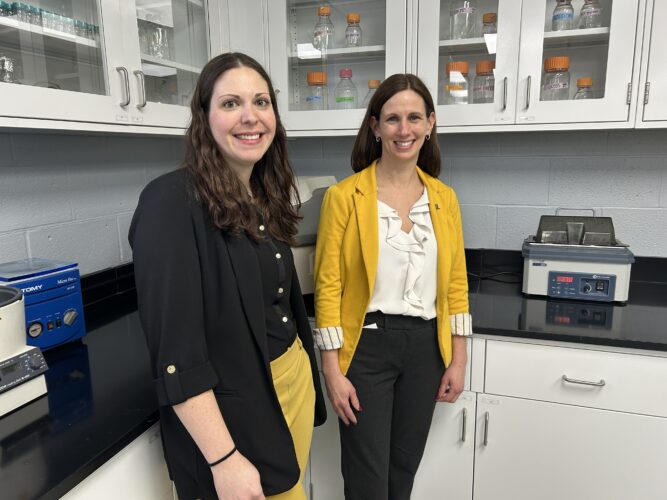 WLU Cuts Ribbon For Renovated Biology Lab